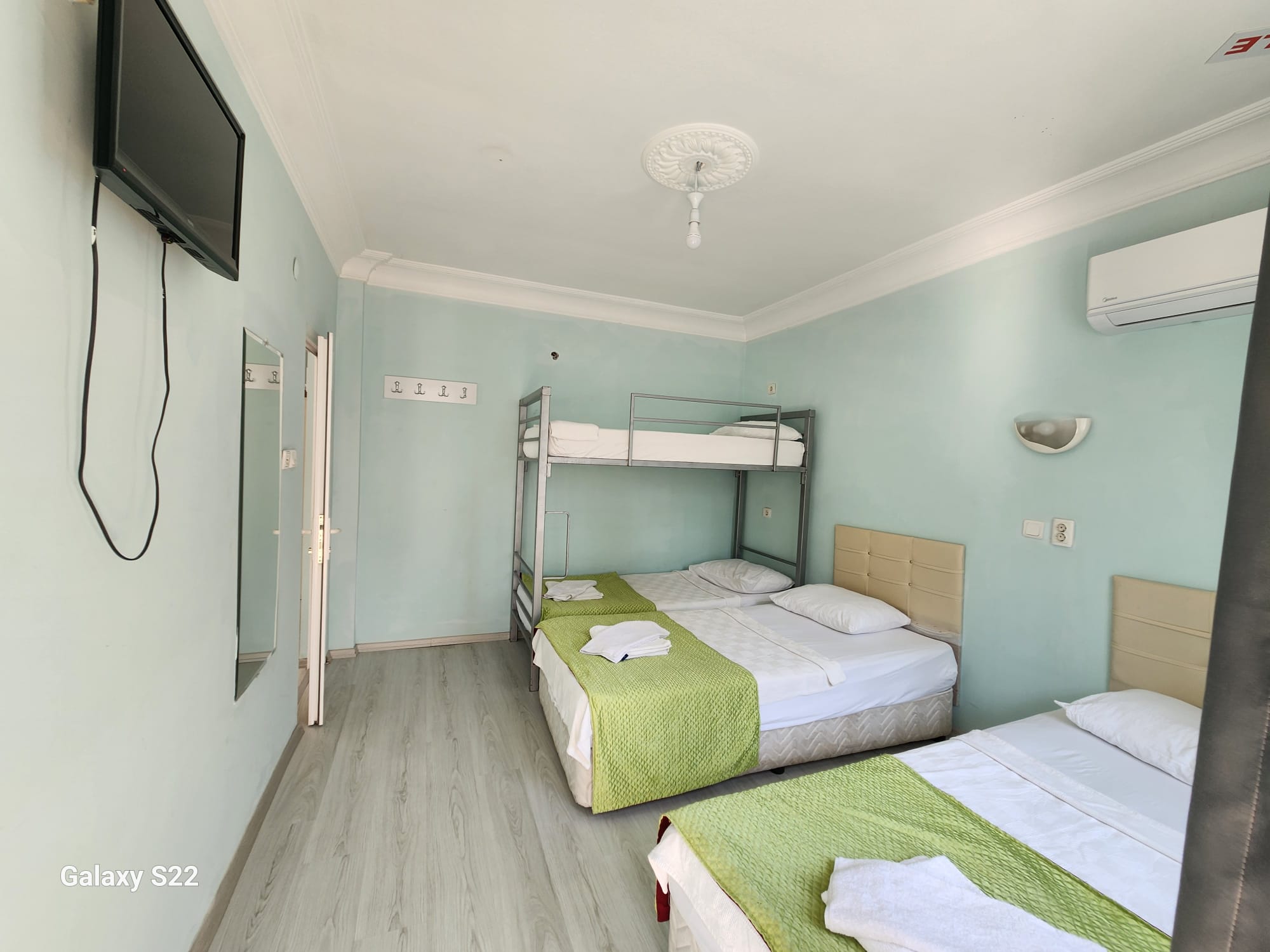 Nehir Suit Otel - Havuz ve tesis genel görünüm